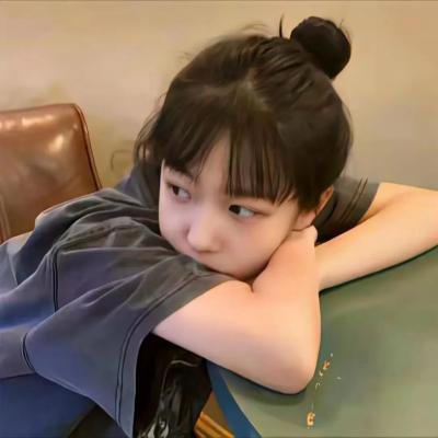 与鹦鹉同住